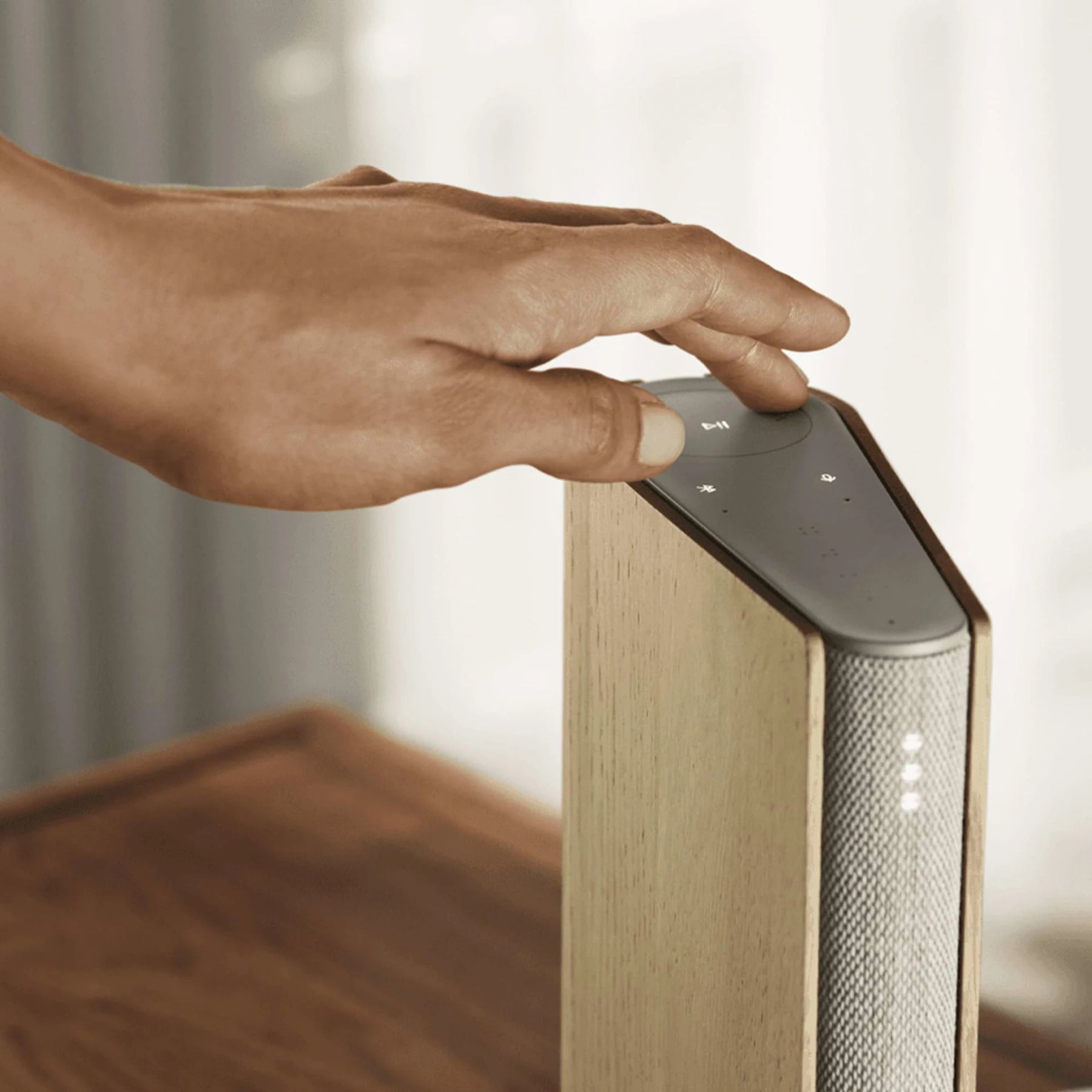 B&O BEOSOUND EMERGE